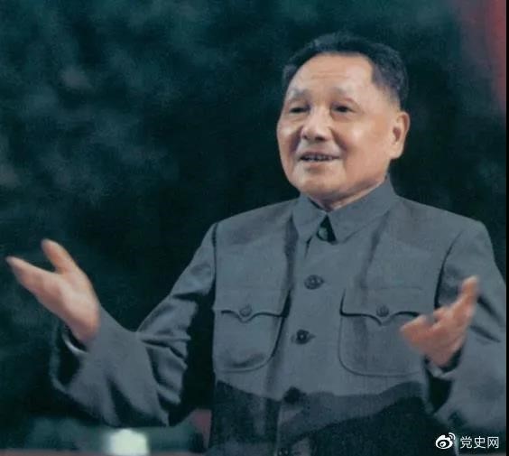 在1978年2月24日至3月8日召開的全國政協(xié)五屆一次會議上，鄧小平當(dāng)選為全國政協(xié)主席。