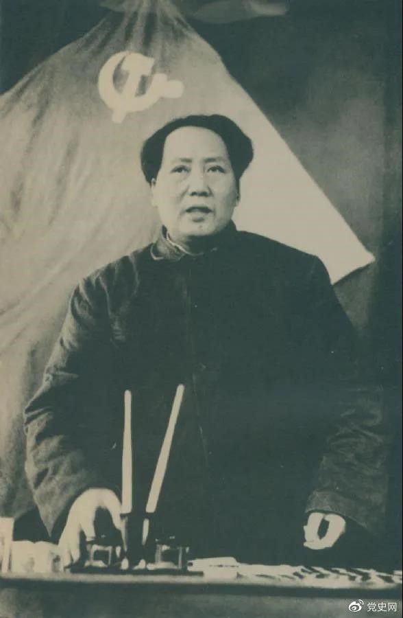 1949年3月5日，毛澤東在中共七屆二中全會上作報告。