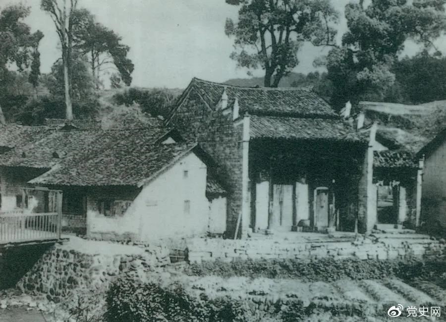 1928年5月20日，毛澤東主持召開中共湘贛邊界第一次代表大會。圖為會址——茅坪謝氏慎公祠。